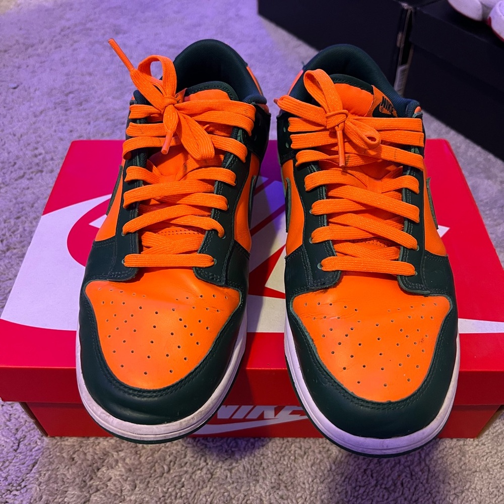Nike Dunk Low Retro
Miami Hurricanes size 9.5